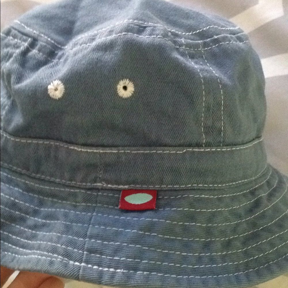 Bucket hat - Picture 2 of 3